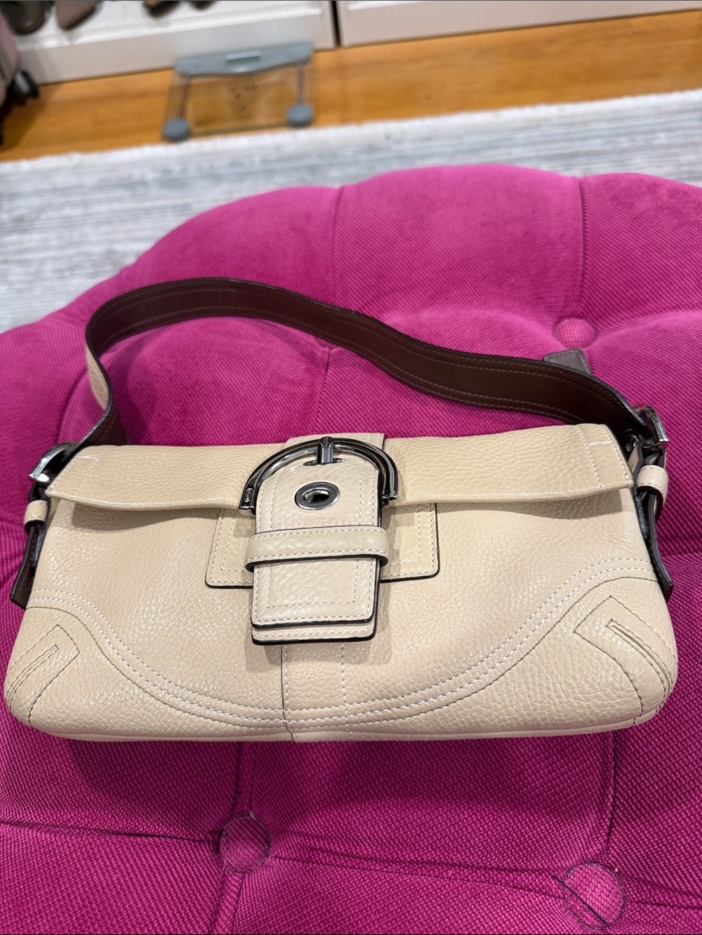 Vintage coach soho Y2K Cream Leather Shoulder Bag with Dark Brown Strap